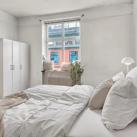 Апартаменты Expansive Charm: Cozy 150sqm Retreat In *