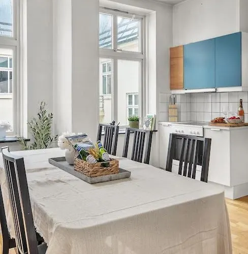 Expansive Charm: Cozy 150sqm Retreat In Апартаменты *