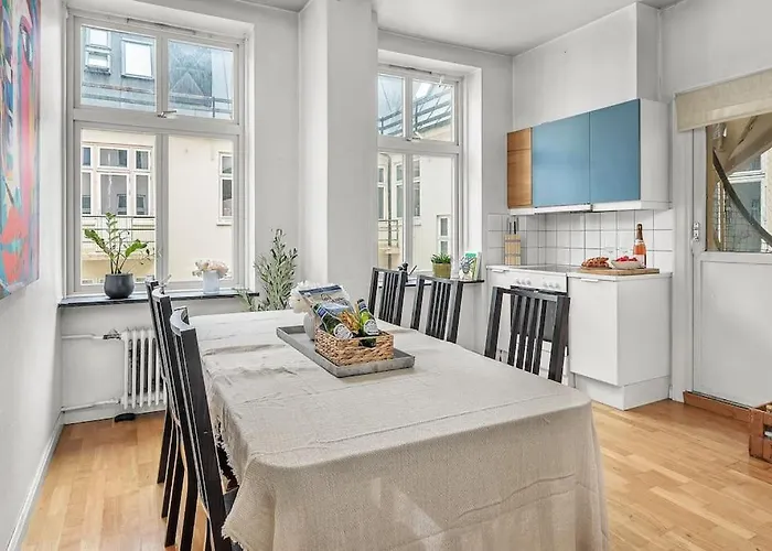 Expansive Charm: Cozy 150sqm Retreat In * Берген