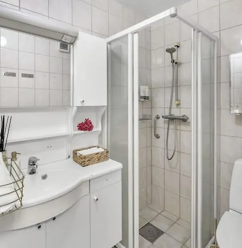 Appartement Expansive Charm: Cozy 150sqm Retreat In