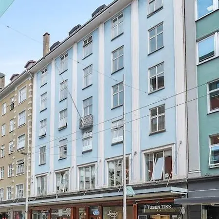 Expansive Charm: Cozy 150sqm Retreat In *