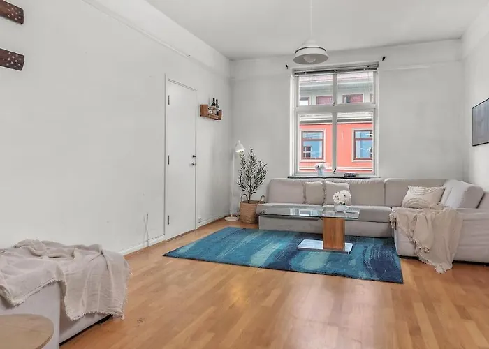 Expansive Charm: Cozy 150sqm Retreat In Apartament *